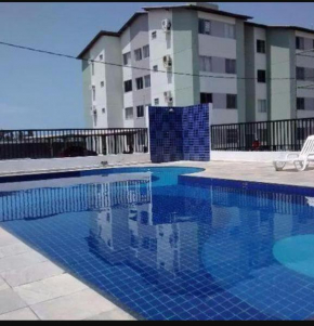 Apartamento completo com ar-condicionado 2 km da praia
